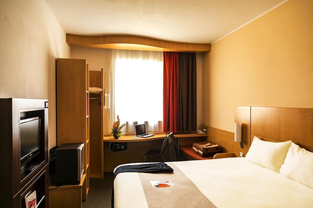 Отель Ibis Malabo Экстерьер фото