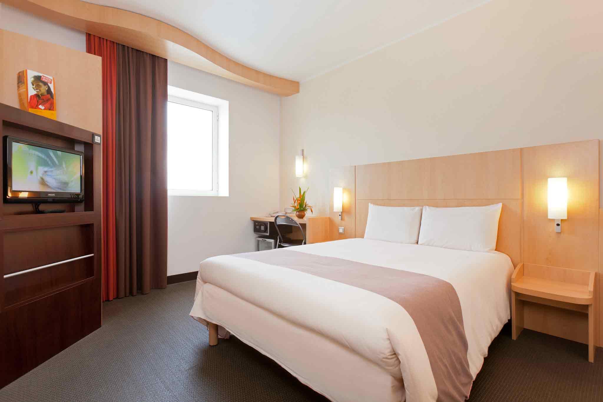 Отель Ibis Malabo Экстерьер фото