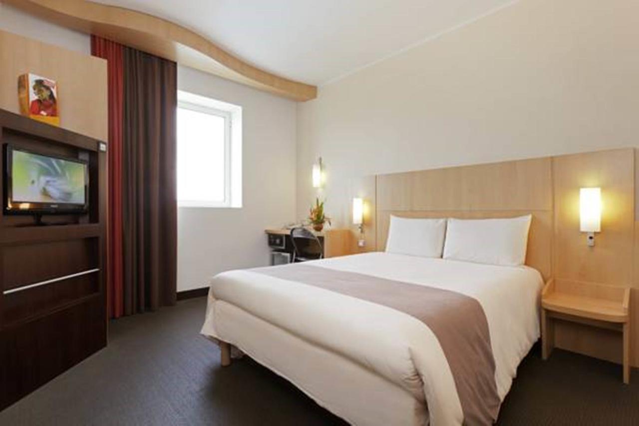 Отель Ibis Malabo Номер фото