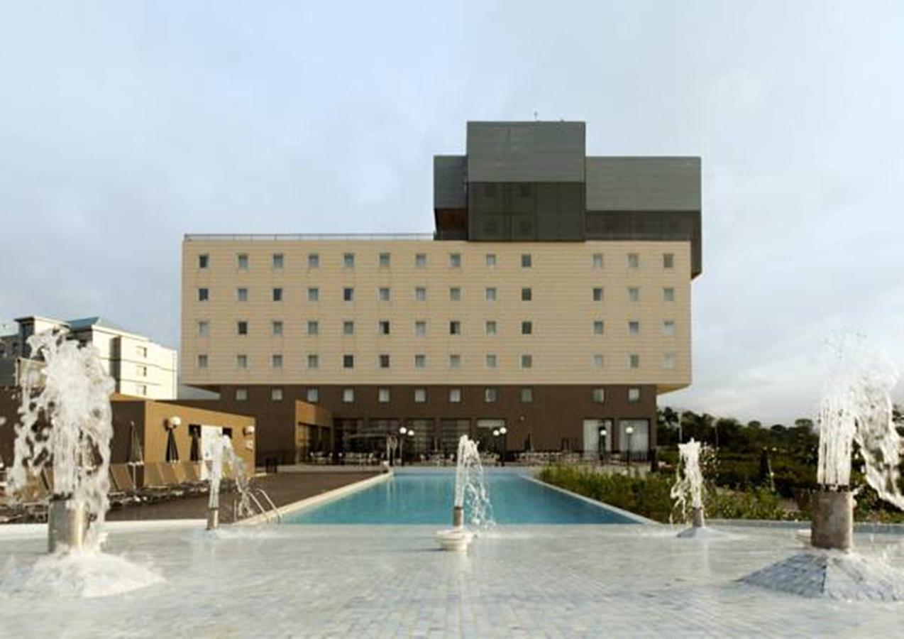 Отель Ibis Malabo Экстерьер фото