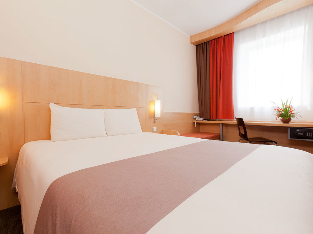 Отель Ibis Malabo Экстерьер фото